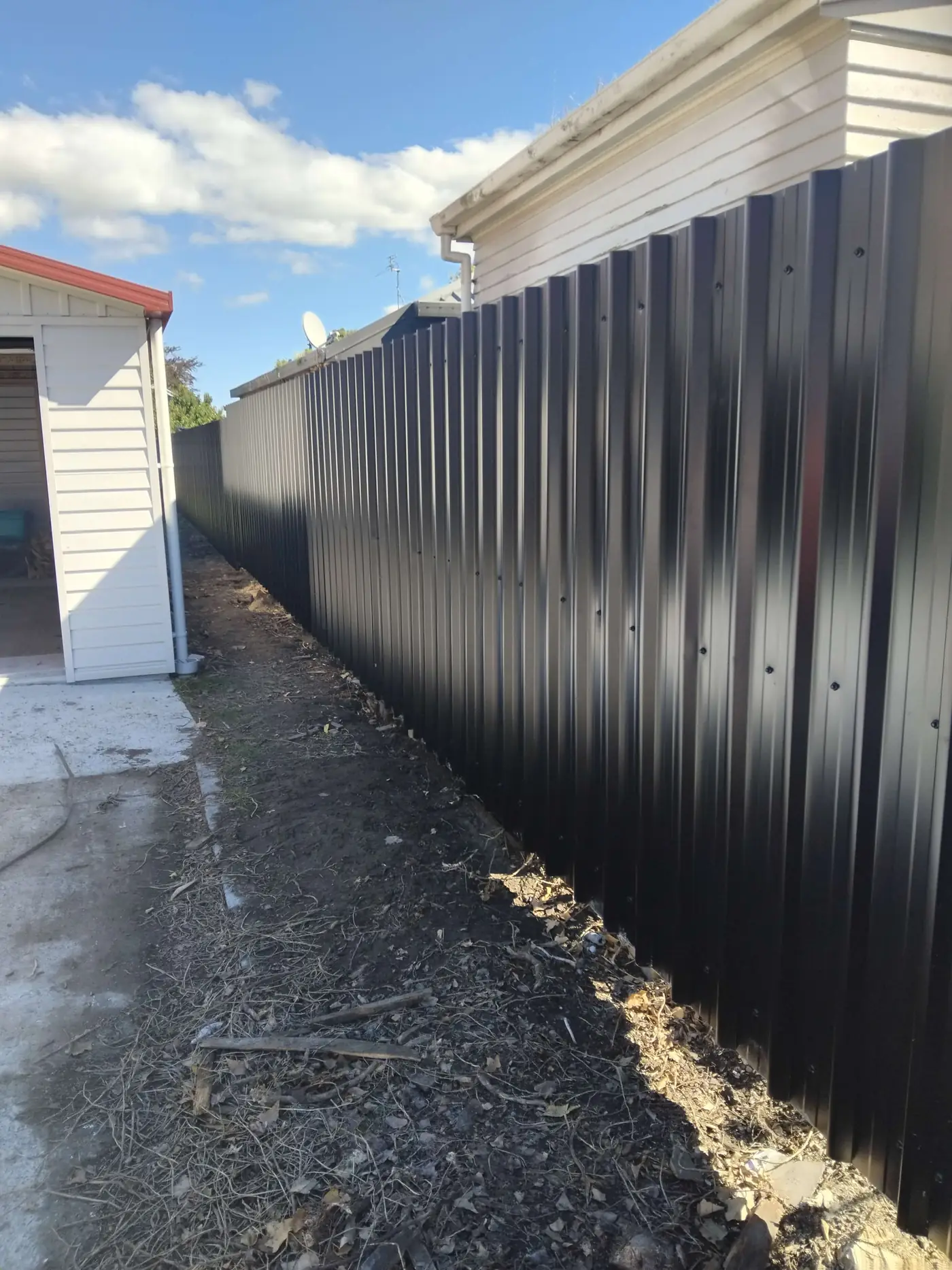 Five-ridge steel privacy fence, 1.8m in ebony